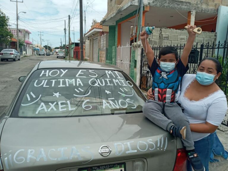 NIÑO DE SEIS AÑOS VENCIÓ EL CÁNCER, ASÍ CELBRÓ SU ÚLTIMA QUIMIOTERAPIA.